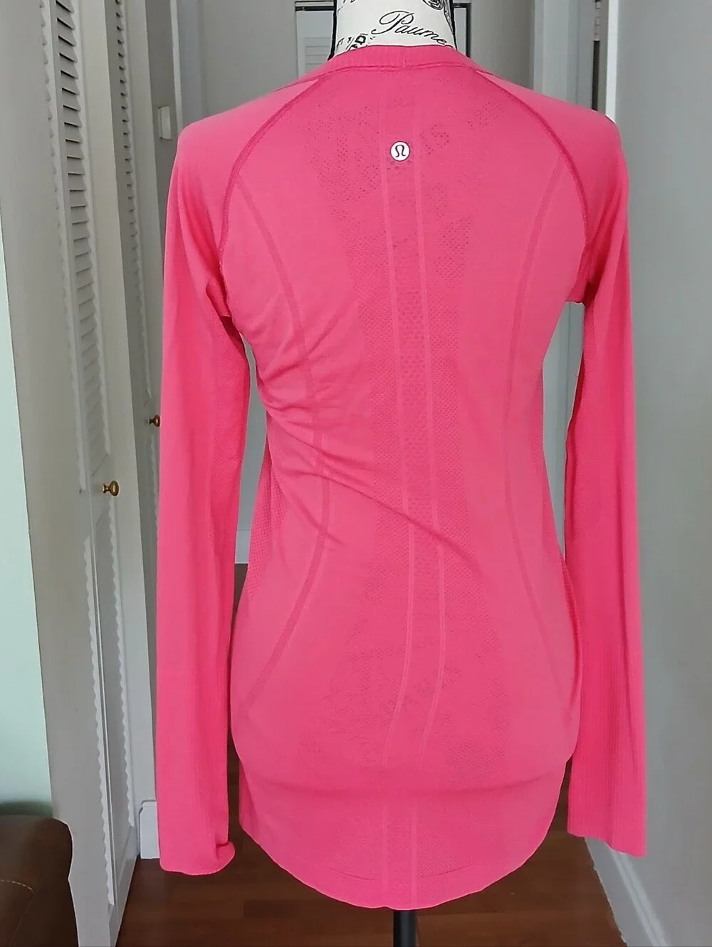 Lululemon Swiftly Tech Long Sleeve Crew